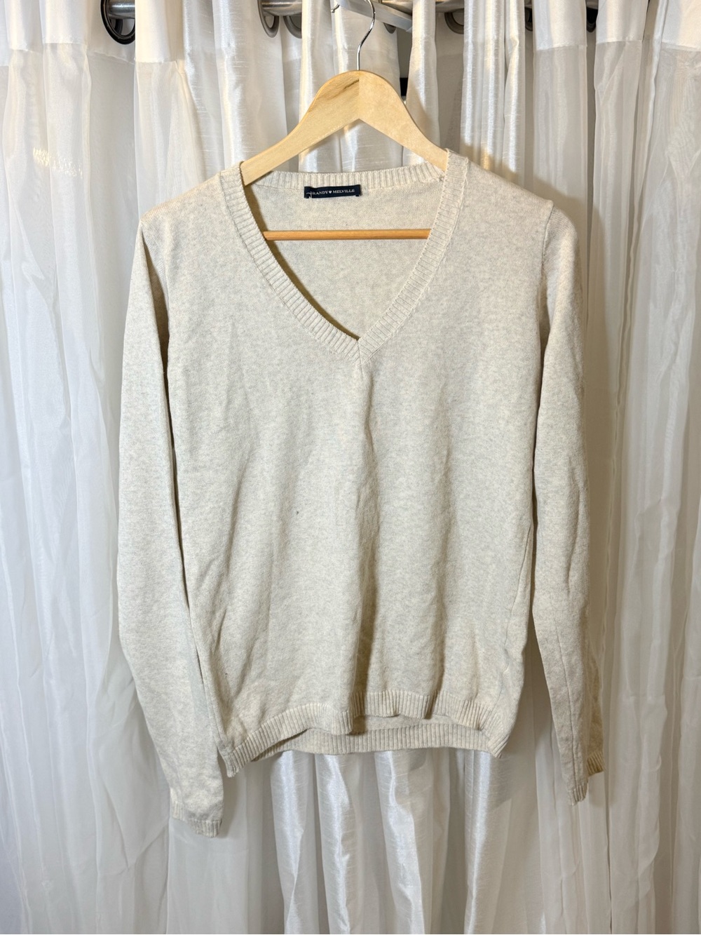 Brandy Melville Men's V-Neck Sweater in Oatmeal